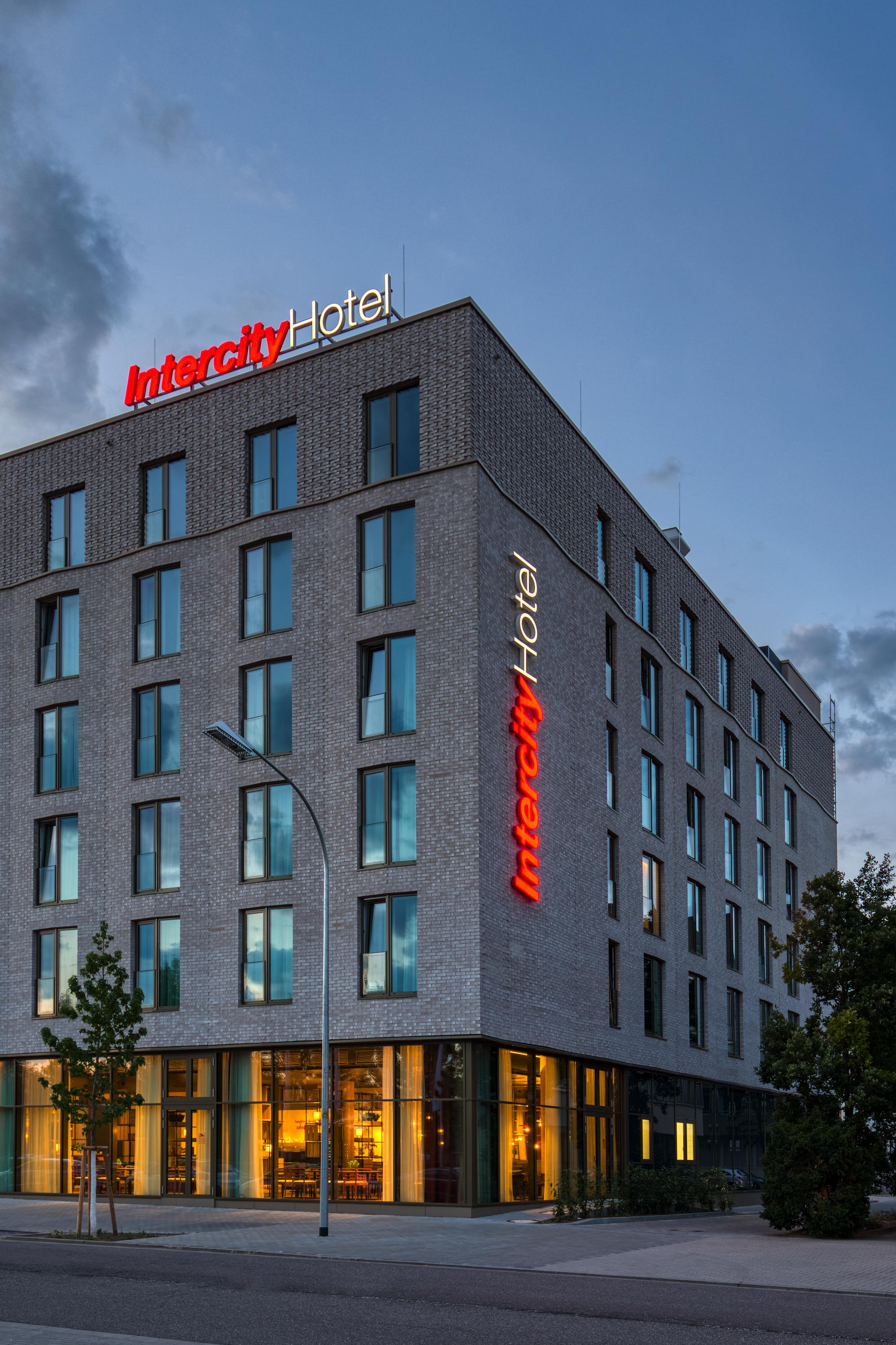 Intercityhotel Saarbruecken Exterior photo